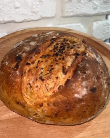 Картофельный хлеб с салом и луком, 450 гр.